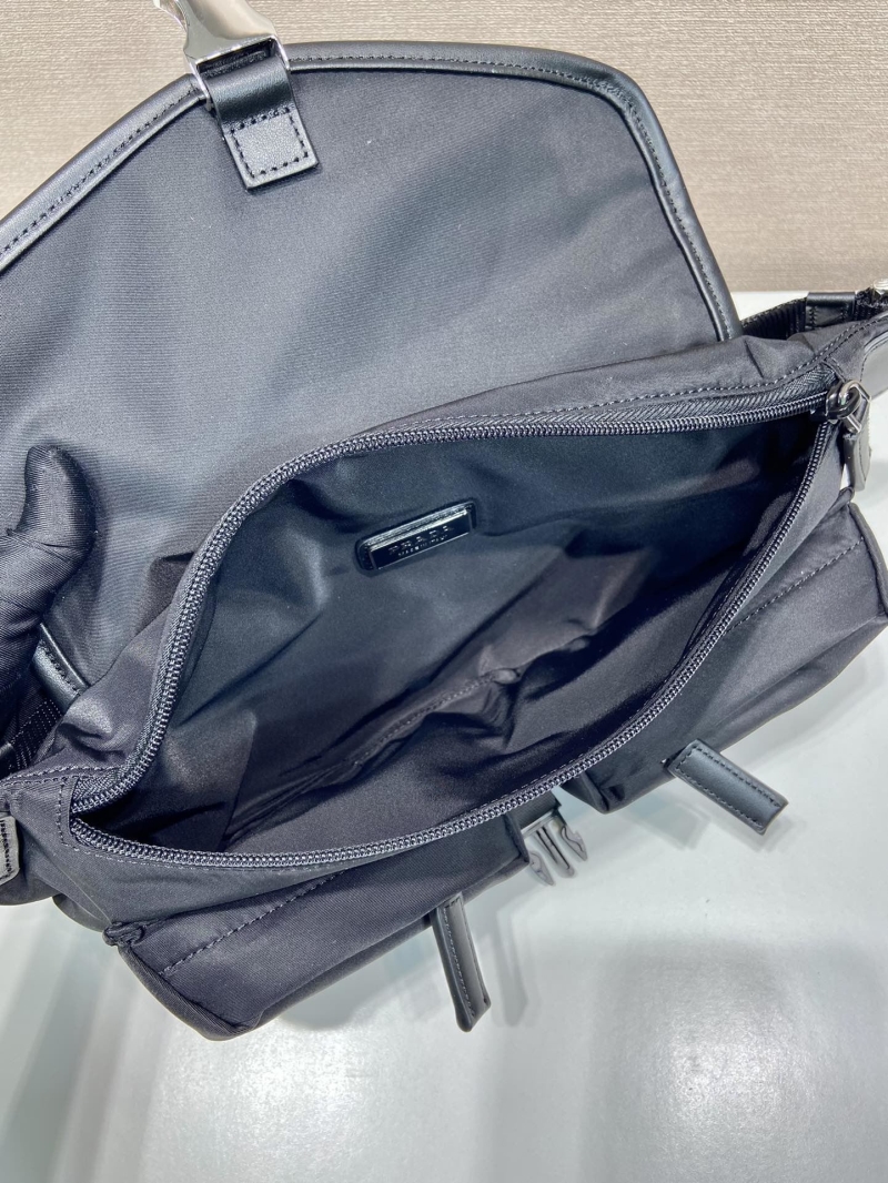 Pra*a waist chest packs